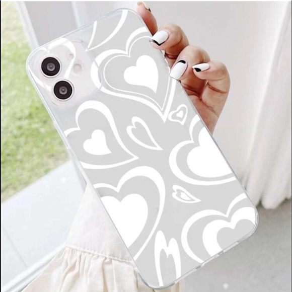New Heart Pattern Clear Phone Case iPhone 12 Pro - Picture 3 of 11